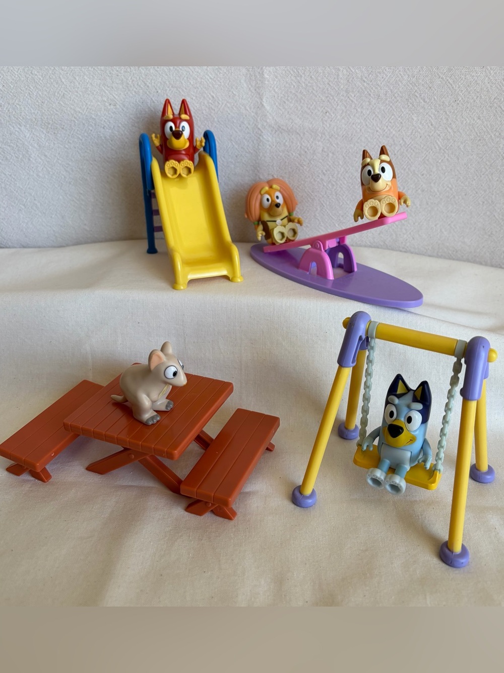 Bluey Complete Deluxe Park Playset with extra bench and 4 figures+ Potaroo